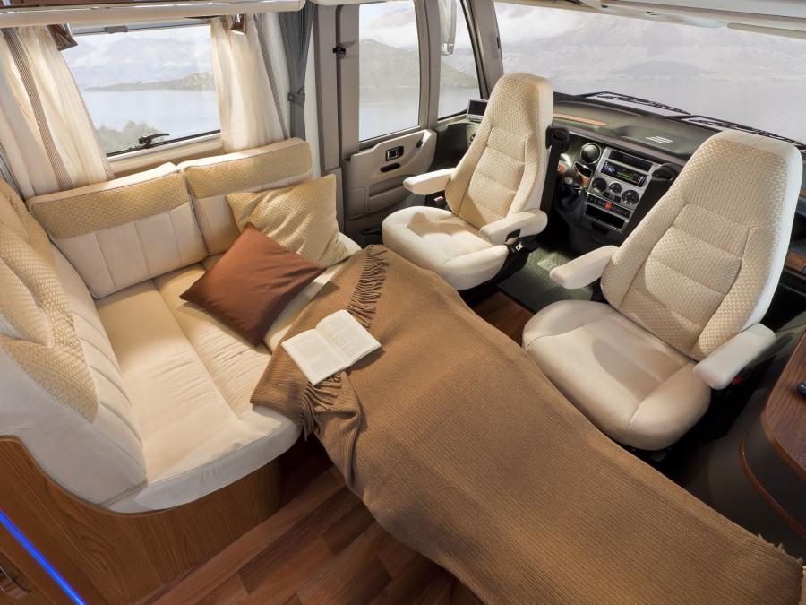 Интерьер Hymer B779 XL 2009 года  (фото 6 из 16)